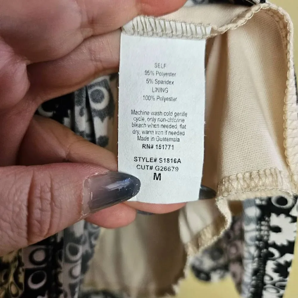 NWT Gilli Geometric Skirt